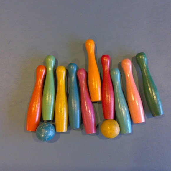 Vintage Colorful Wooden Toy Bowling 10 Pin Set Game w/ 2 Wood Balls - Picture 4 of 7